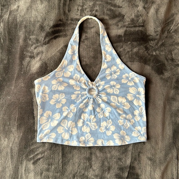Size Large Hollister Blue Floral Keyhole Halter Crop Top - Picture 1 of 5
